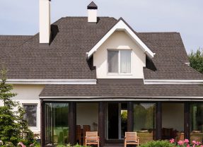 Gont bitumiczny – doskonałe pokrycie dachowe